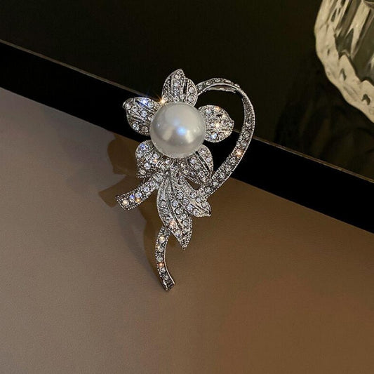 Pearl Silver flower Brooch