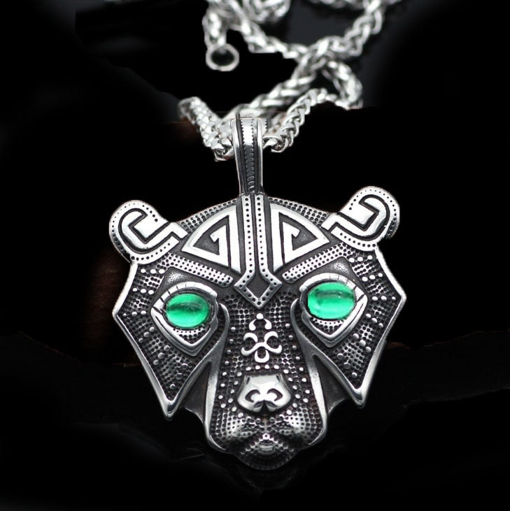 Creative green eye Head Beas Necklace