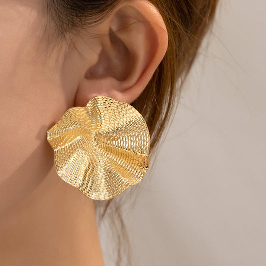 Wrinkle Flower Stud Earring