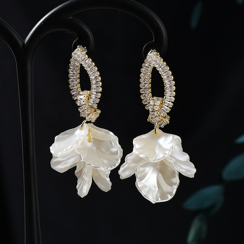 Zircon White Petals Earrings